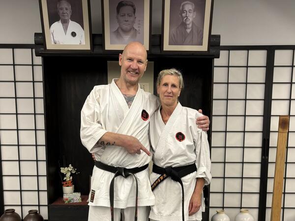 Wir haben zwei neue Schwarzgurte in unserem Dojo