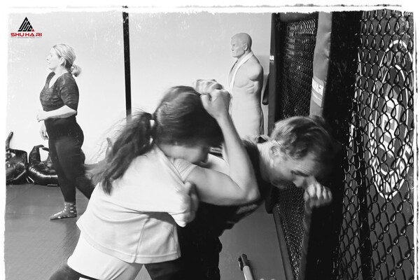 Erfolgreiches Selbstverteidigungs - Wochenende