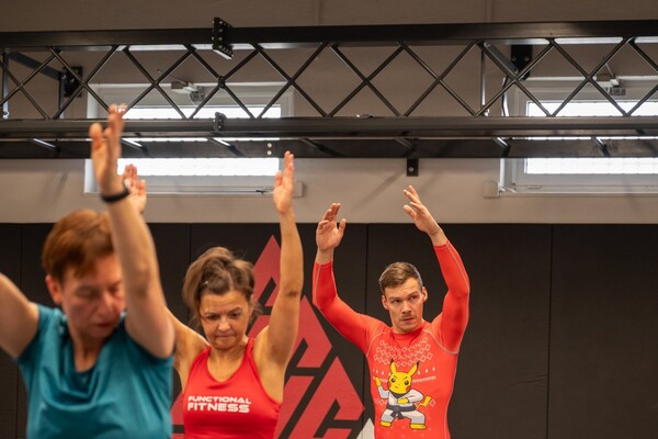 CHRISTMAS POWER BURN BOOTCAMP und PILATES