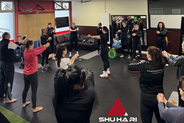 CHRISTMAS POWER BURN BOOTCAMP und PILATES